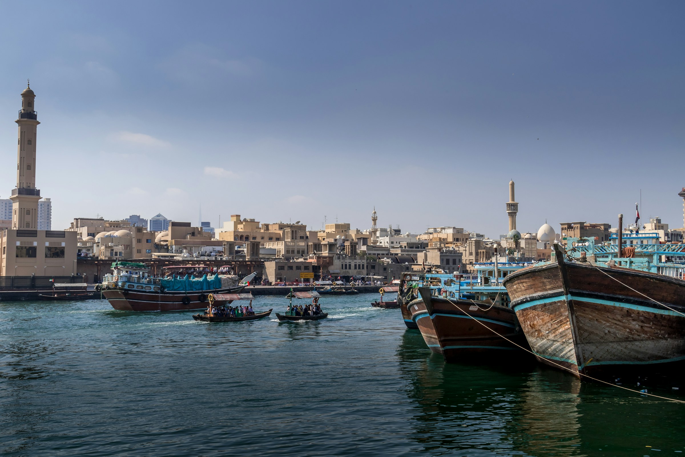 Moving from free zone to mainland: when it makes sense and what changes